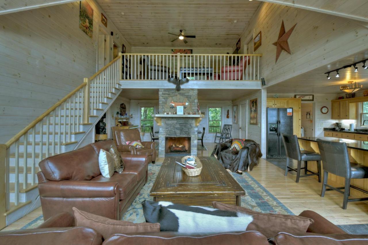 Champagne Chalet - Cuddleup Villa Morganton ภายนอก รูปภาพ